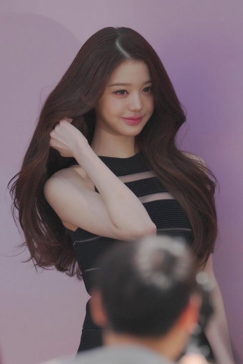 오늘 다이슨 행사에 참석한 아이브 장원영
