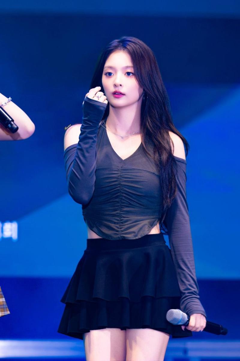프로미스나인 이나경