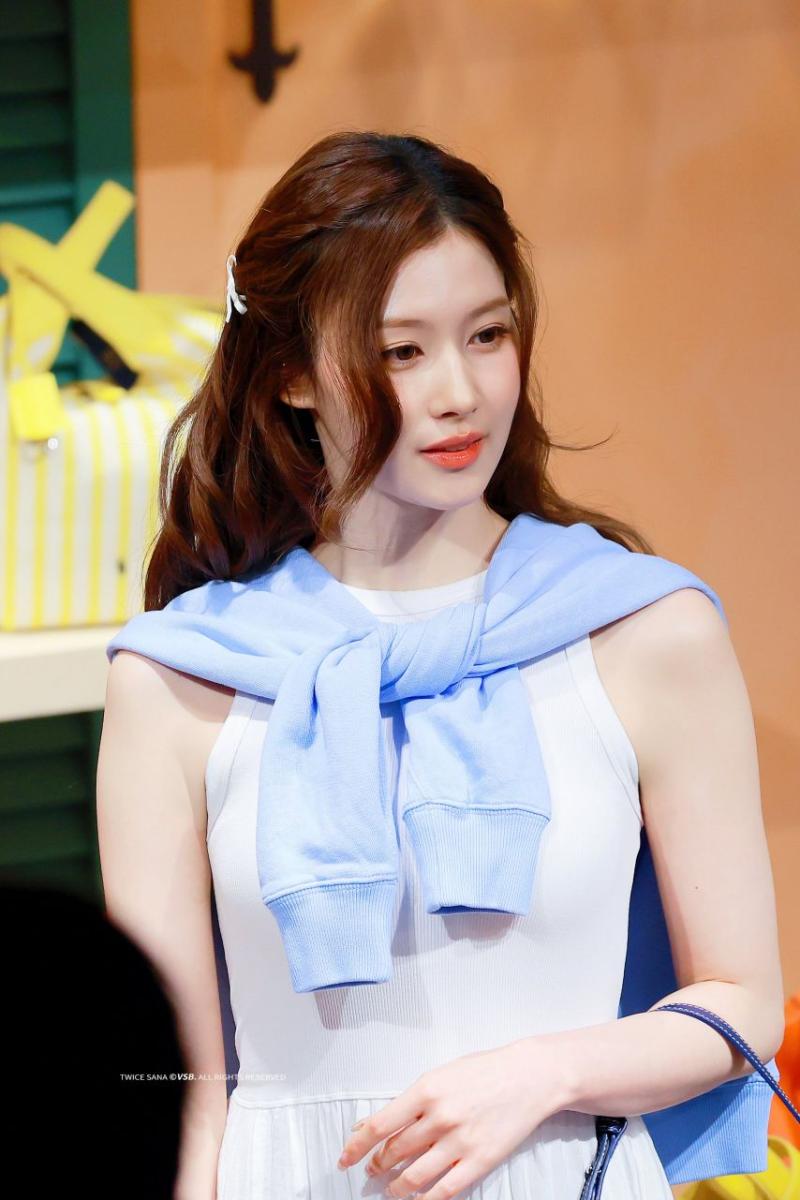 트와이스 사나