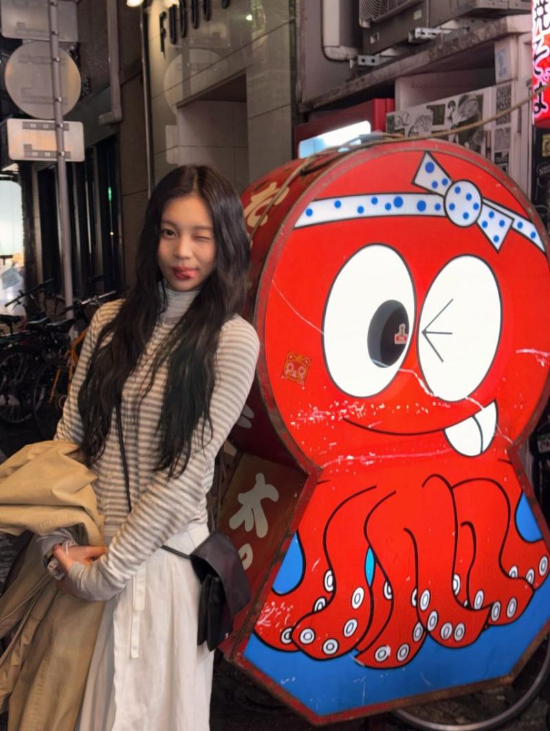 엄지 VIVIZ비비지 인별