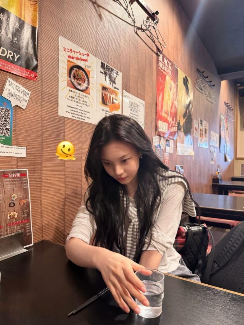 엄지 VIVIZ비비지 인별