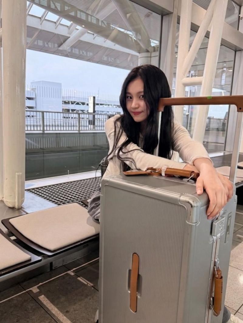 엄지 VIVIZ비비지 인별