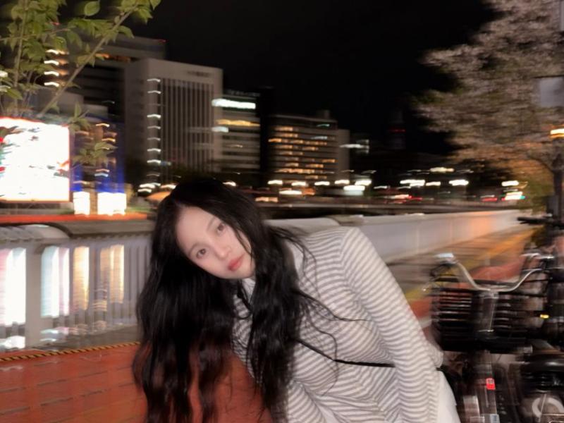 엄지 VIVIZ비비지 인별