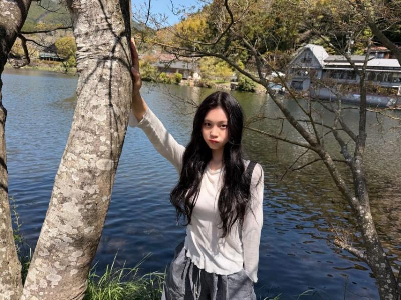 엄지 VIVIZ비비지 인별
