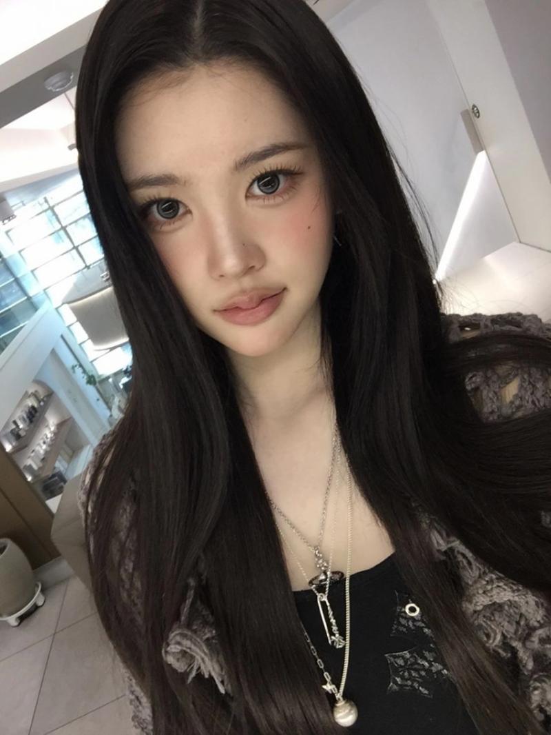 하츠투하츠 에이나