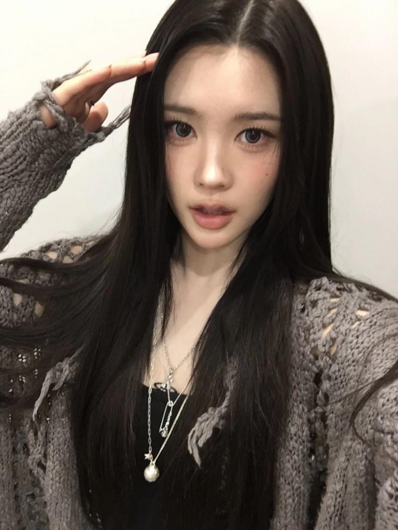 하츠투하츠 에이나