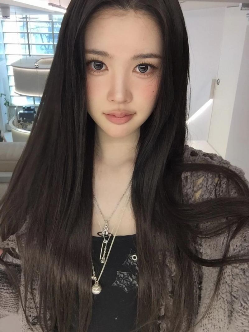 하츠투하츠 에이나