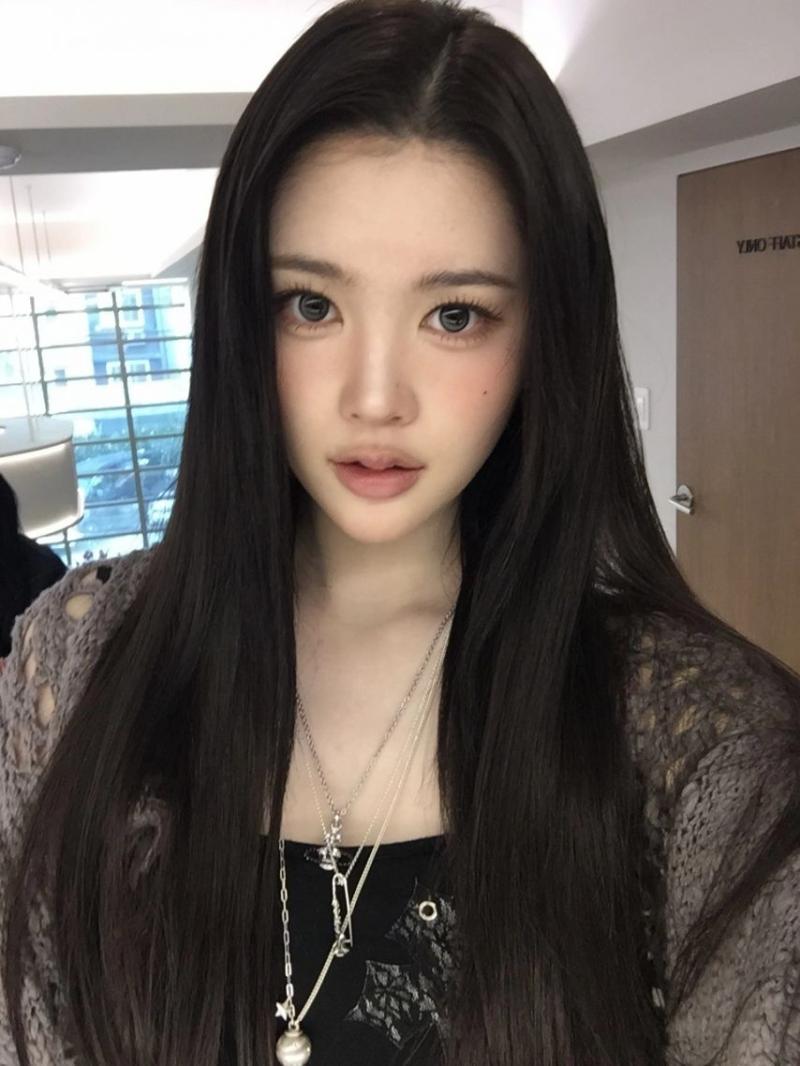 하츠투하츠 에이나