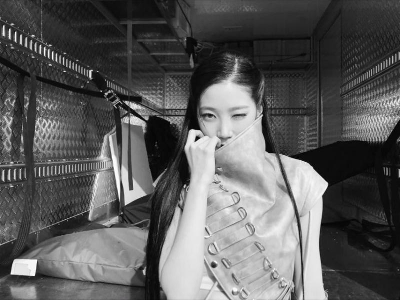 르세라핌 / 김채원,허윤진,카즈하