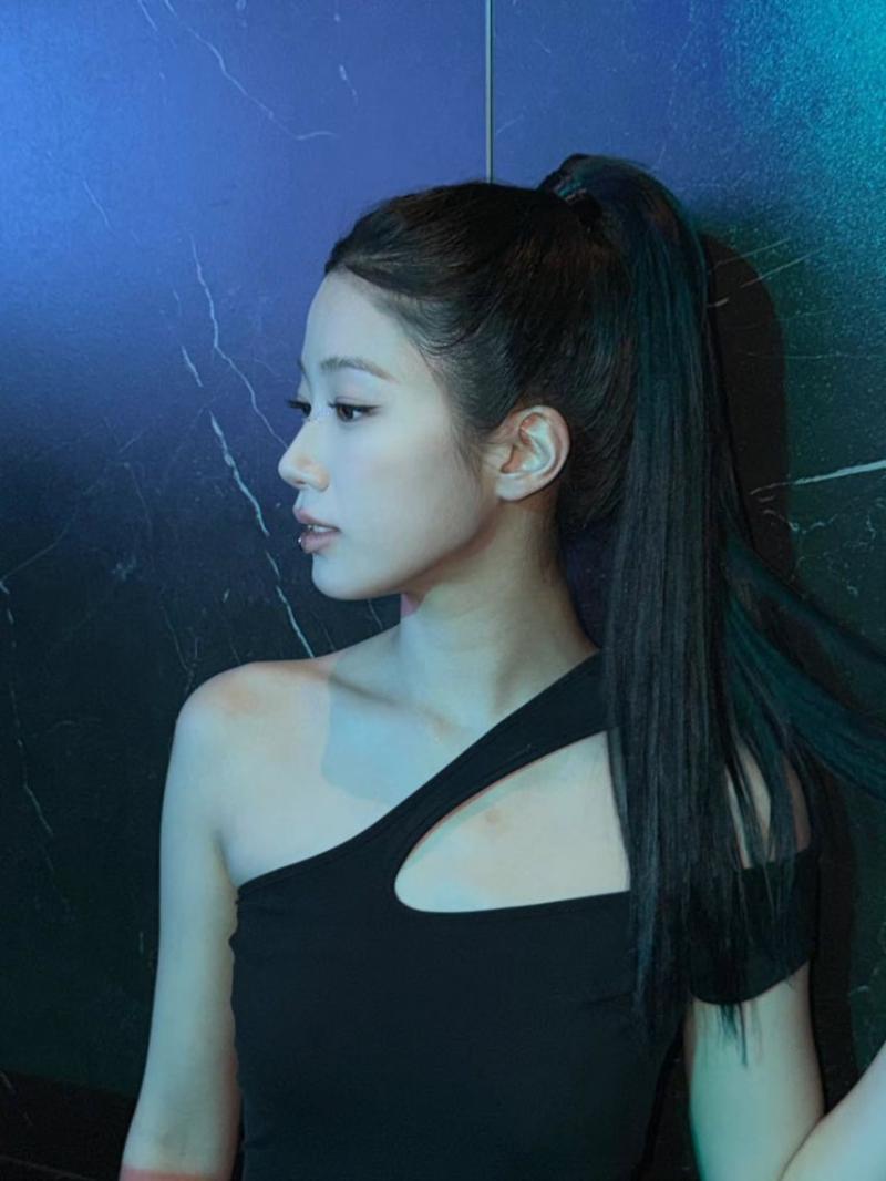 르세라핌 / 김채원,허윤진,카즈하