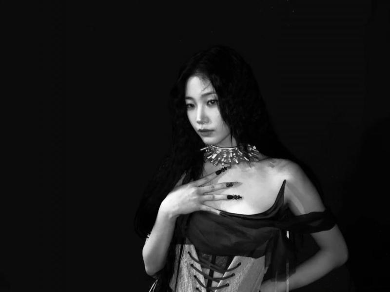 르세라핌 / 김채원,허윤진,카즈하