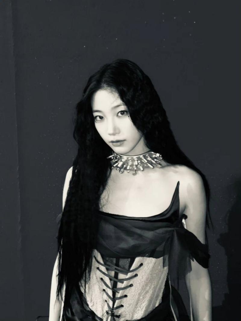 르세라핌 / 김채원,허윤진,카즈하