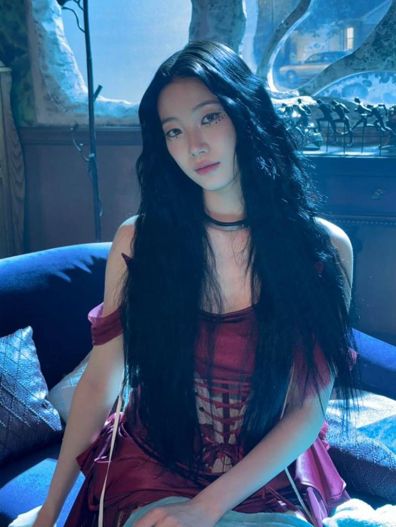 르세라핌 / 김채원,허윤진,카즈하