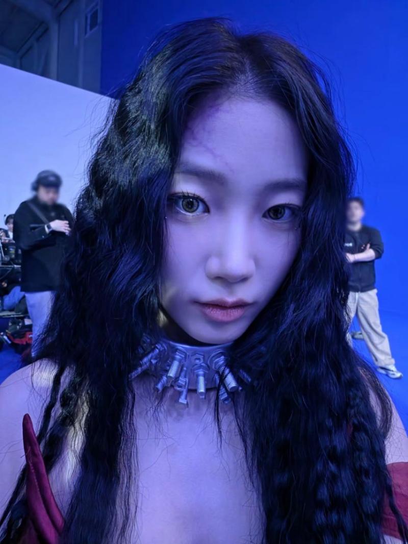 르세라핌 / 김채원,허윤진,카즈하