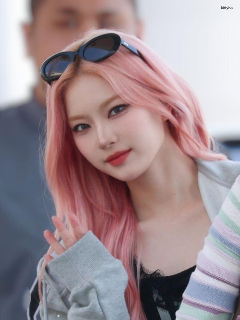 오늘 출국 스테이씨 아이사