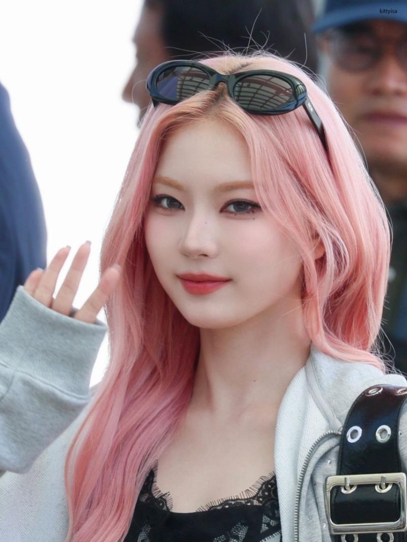 오늘 출국 스테이씨 아이사