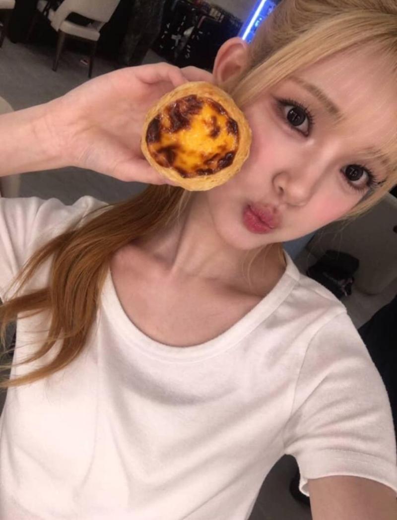 하츠투하츠 유하,  에이나