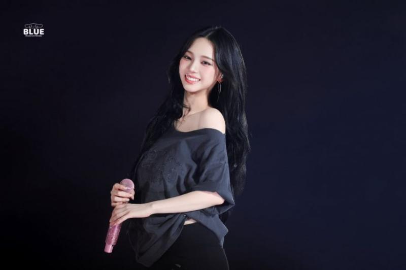 무대 위를 질주하는 에스파 카리나 바운스