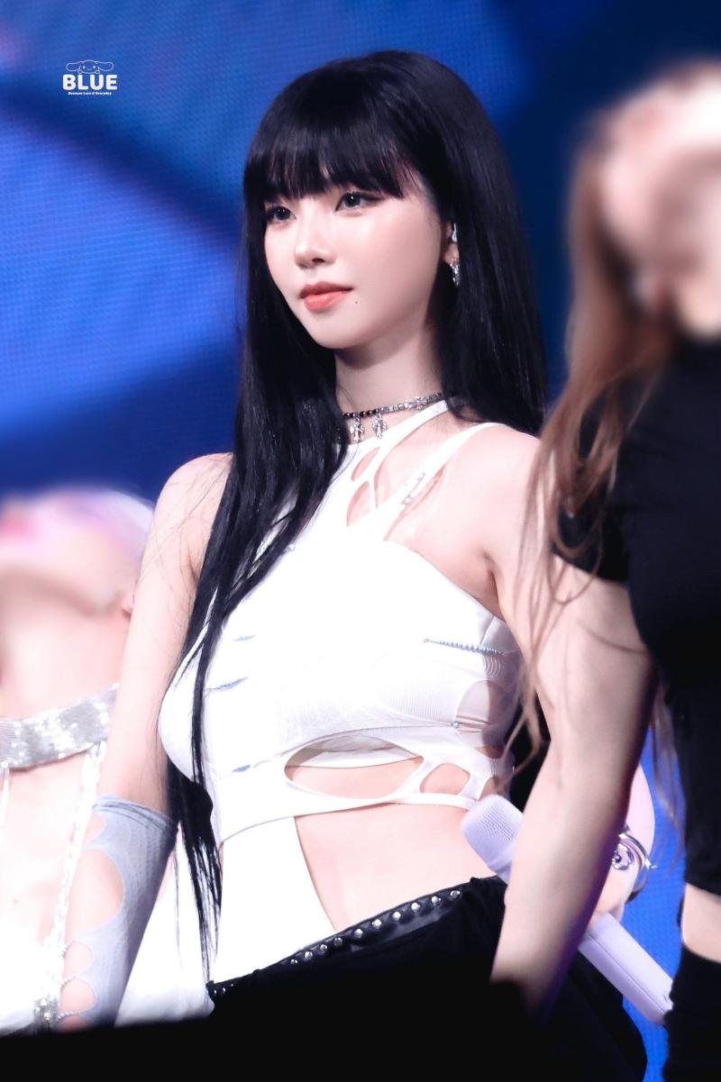 에스파 카리나 TIMA 260822