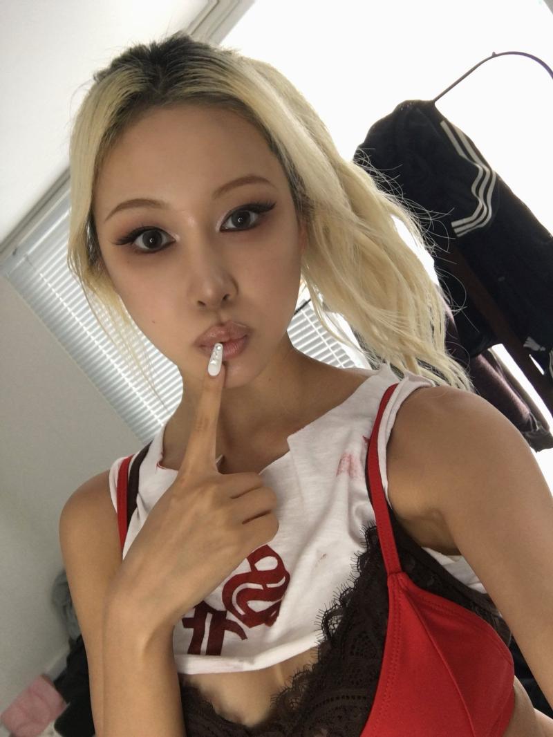 [스압주의] 생각하는 하체 no.1 여돌은... [스압주의]