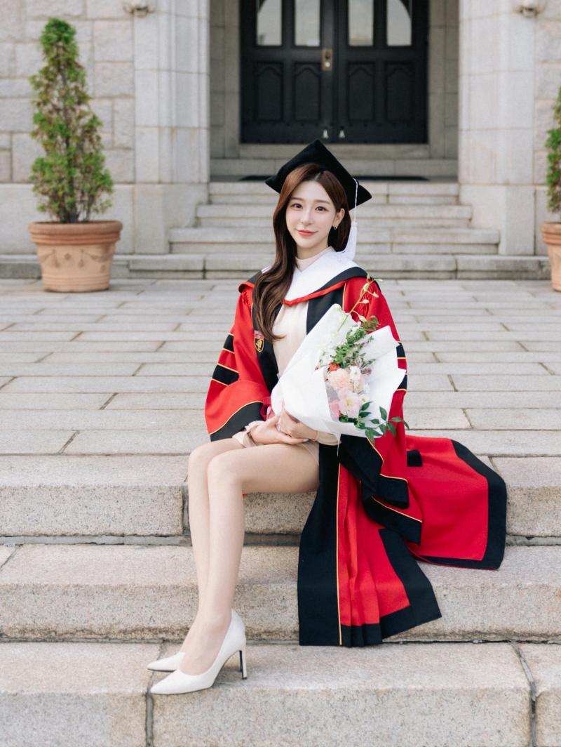 아일릿 윤아,민주