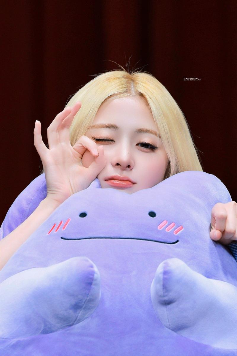 르세라핌 허윤진