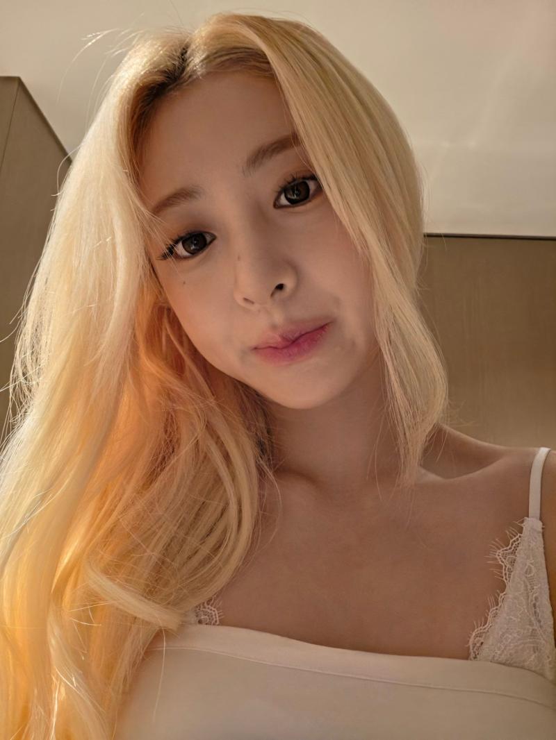 르세라핌 허윤진