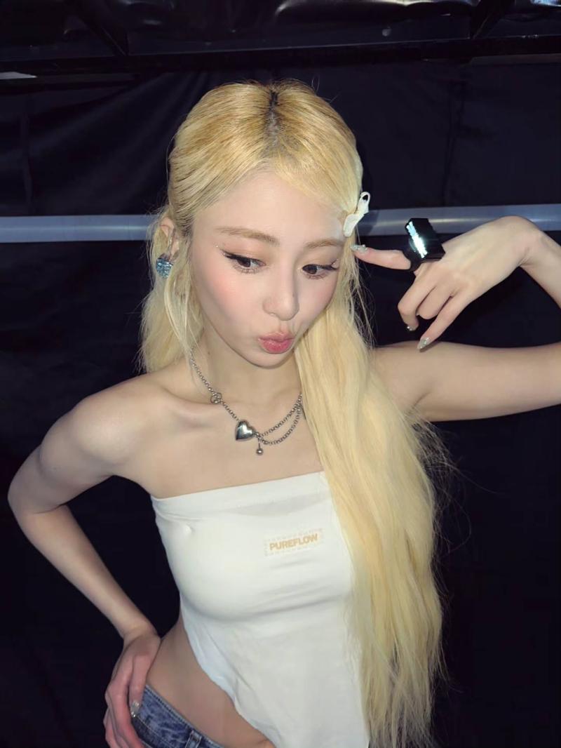 르세라핌 허윤진