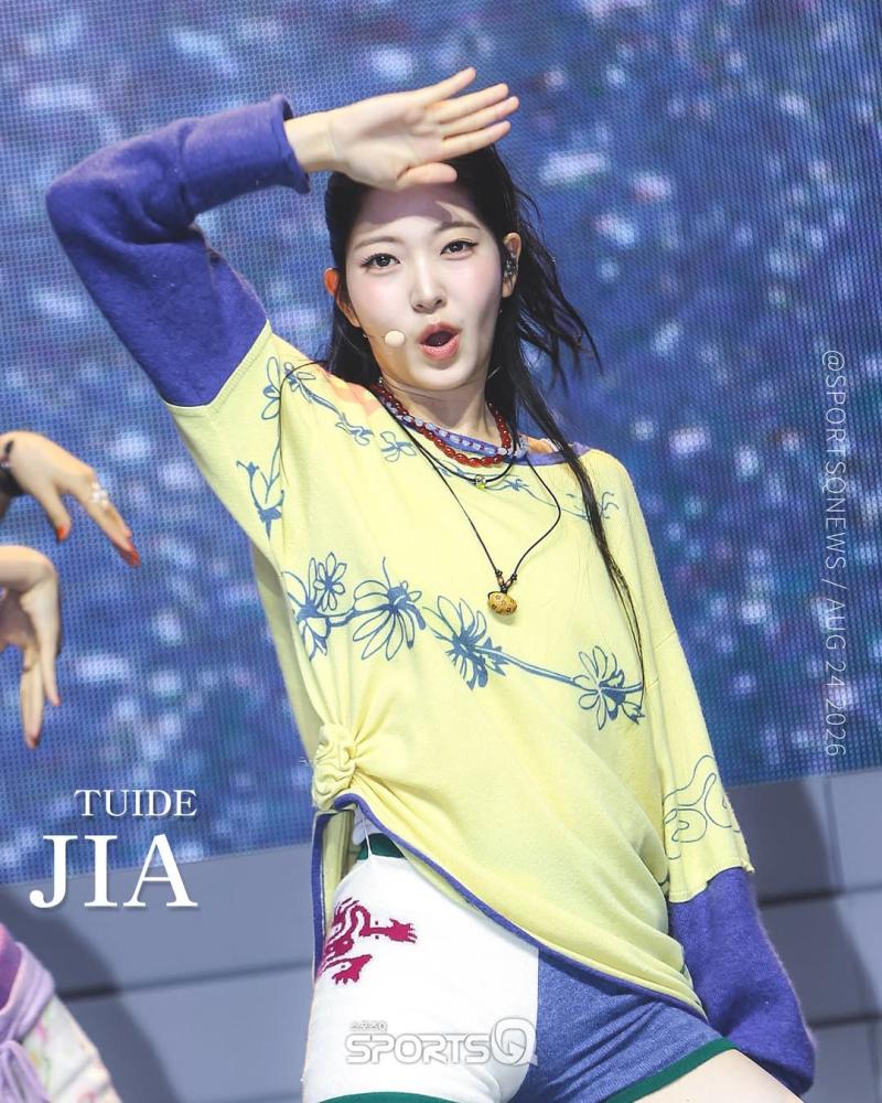 오늘자 미니 1집 [TUNE & PLAY]로 정식 데뷔한 튜이드(스압)