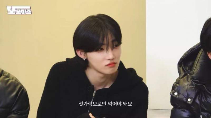 30대부터는 국이나 찌개를 젓가락으로 먹어야 합니다.jpg