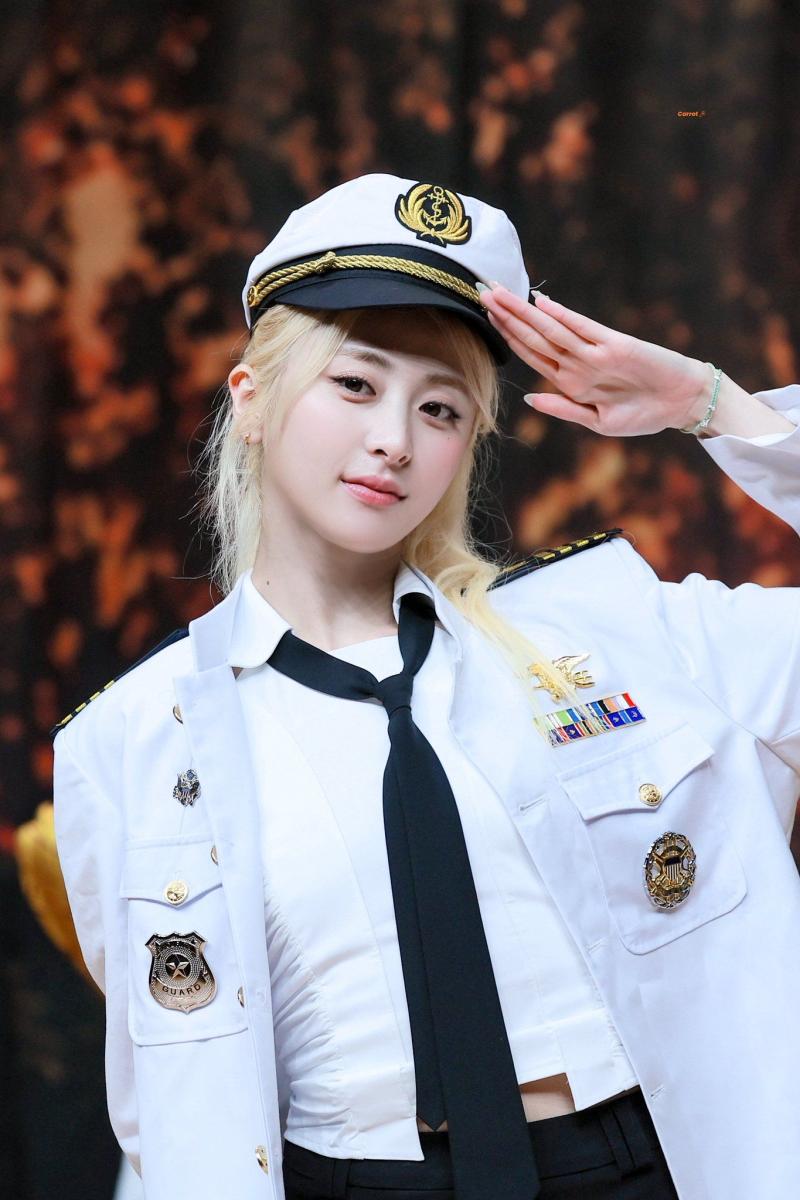 르세라핌 허윤진