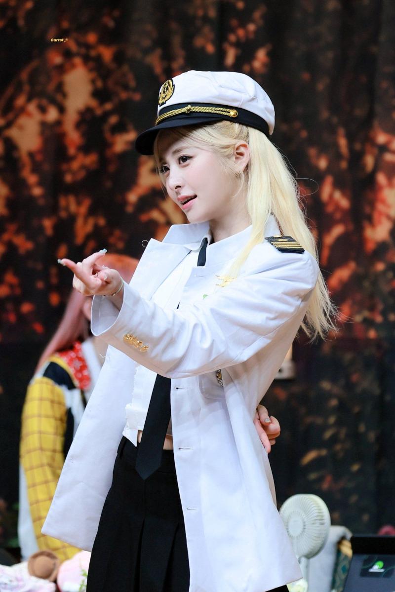 르세라핌 허윤진