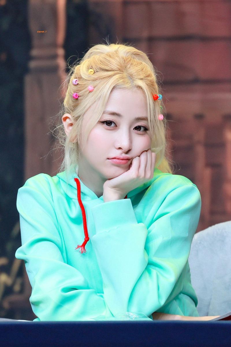 르세라핌 허윤진