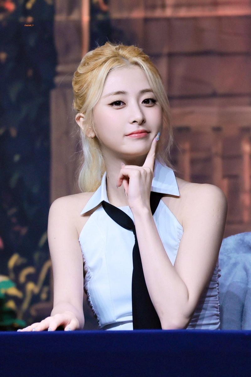 르세라핌 허윤진