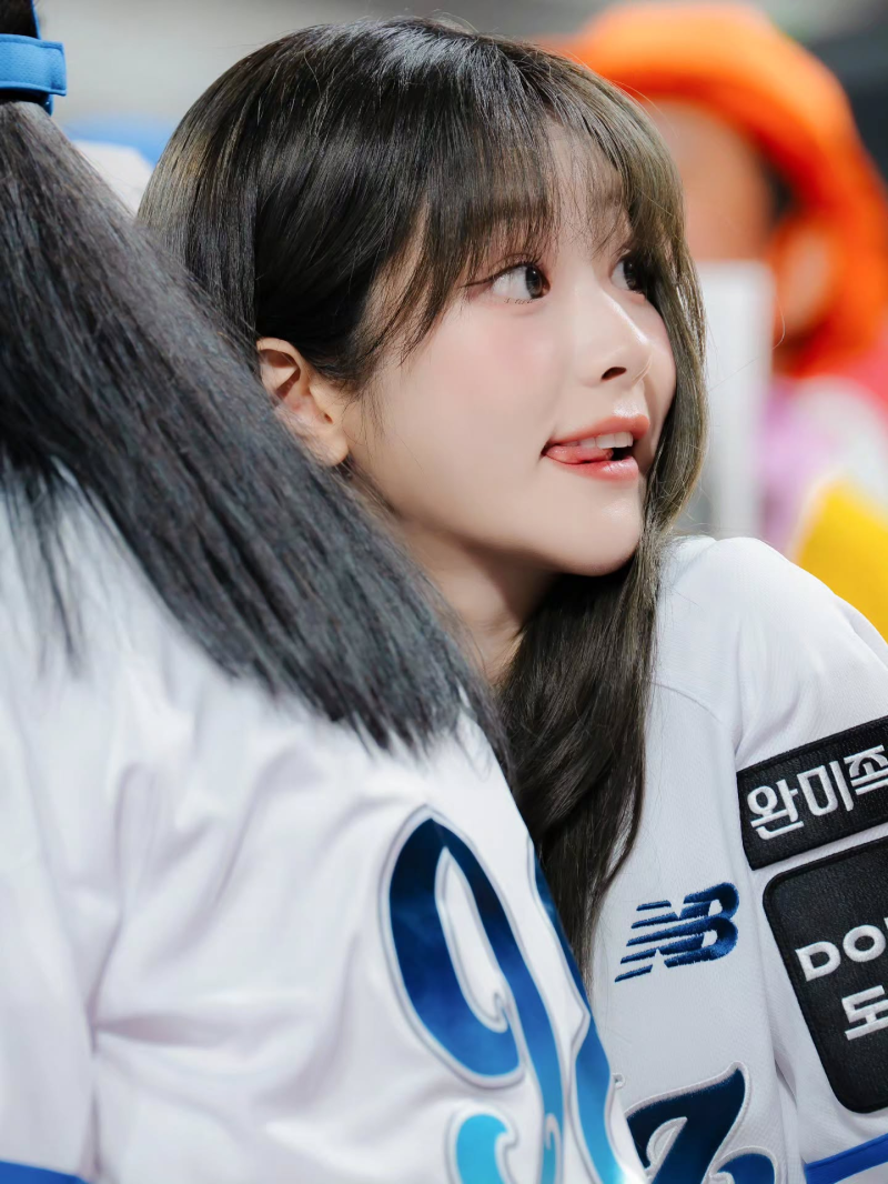 ITZY 유나 뒷태