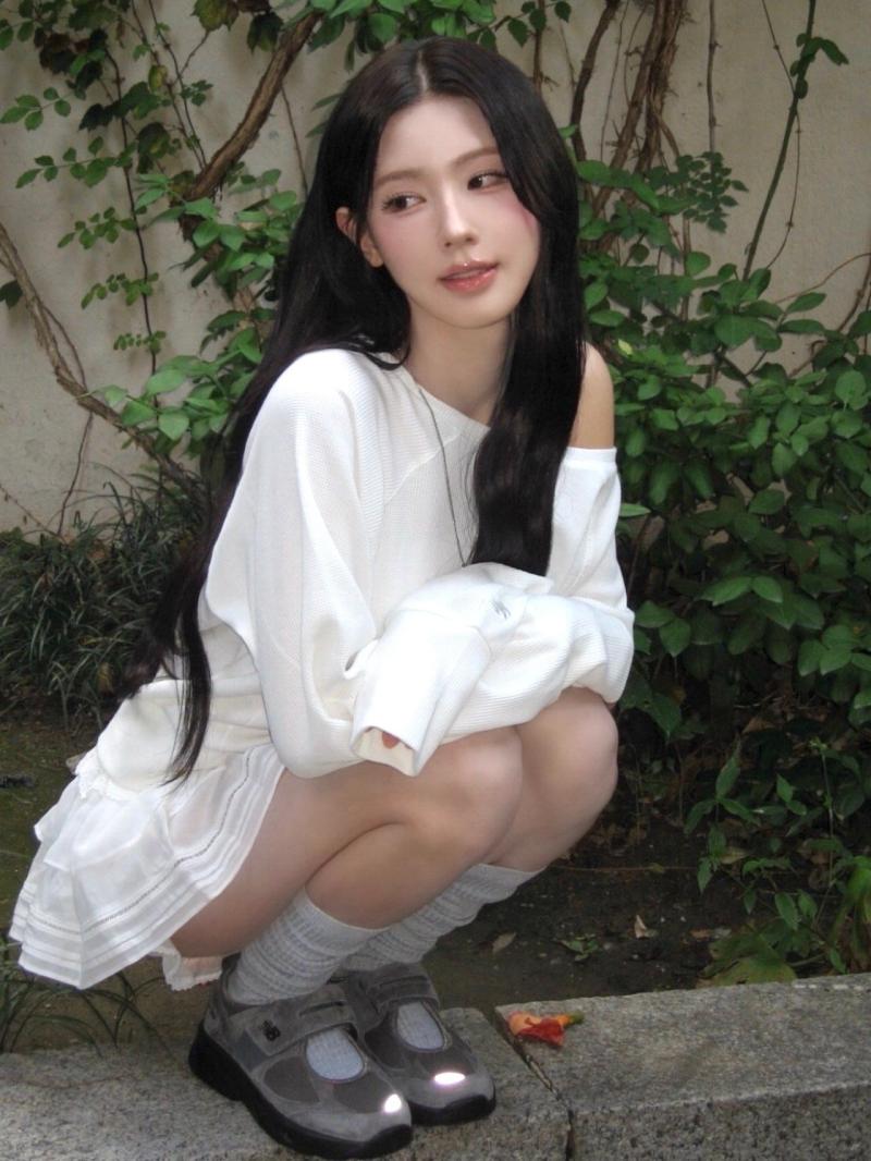 탄탄한 허벅지 에스파 카리나 커피스타킹 가죽핫팬츠 TIMA 무대