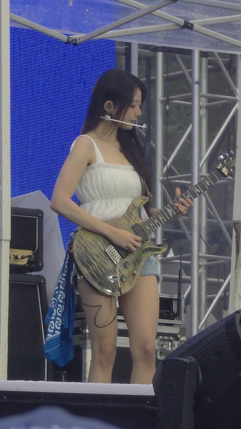 QWER 히나