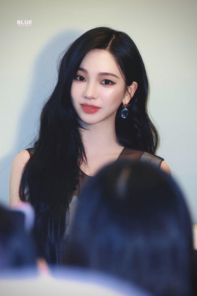 260827 프라다 에스파 카리나