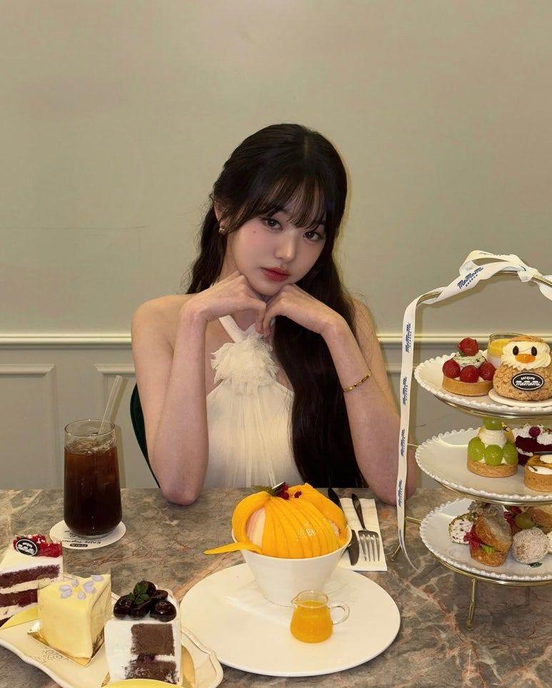 김세정 아이오아이 960828생일/ 마리끌레르