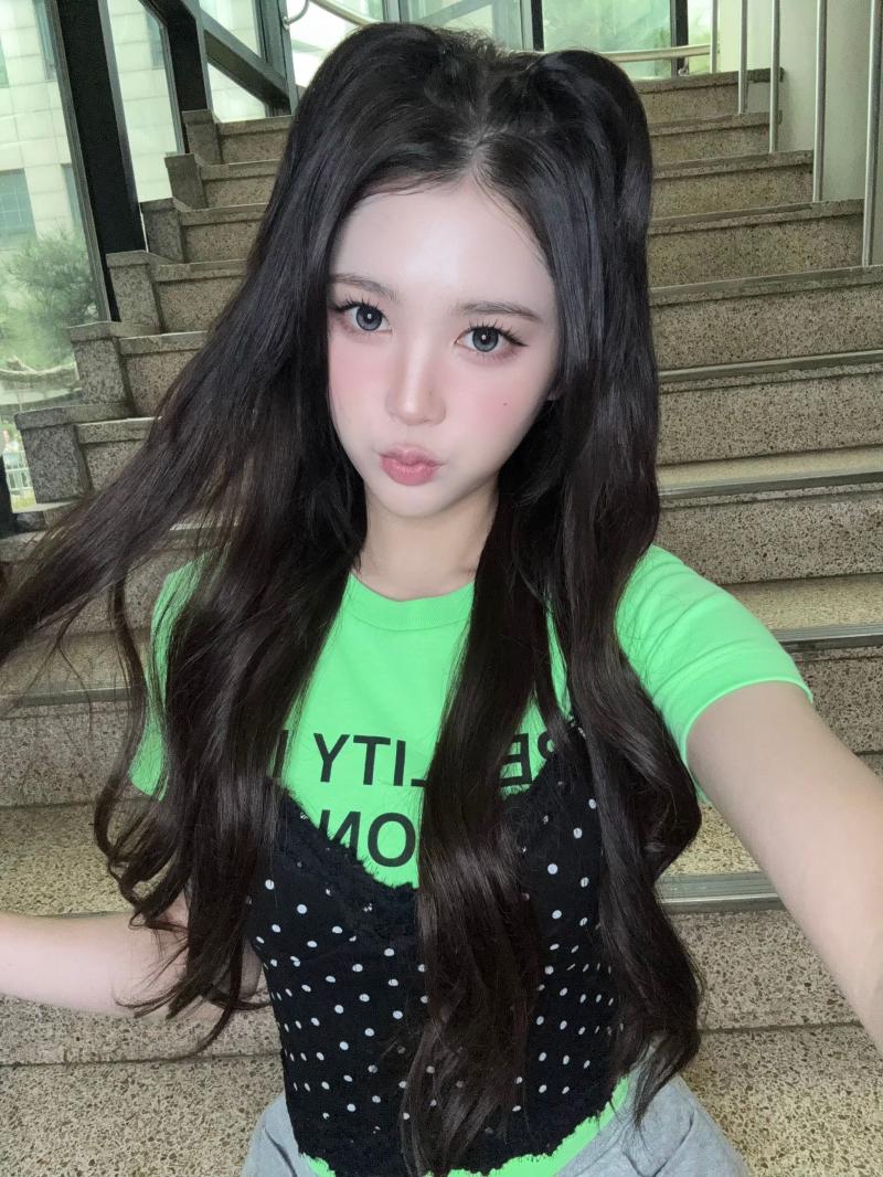 하츠투하츠 에이나