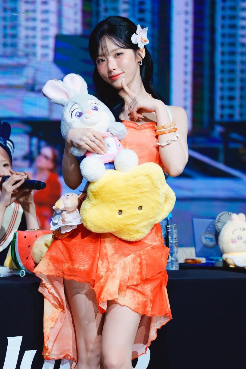 프로미스나인 박지원