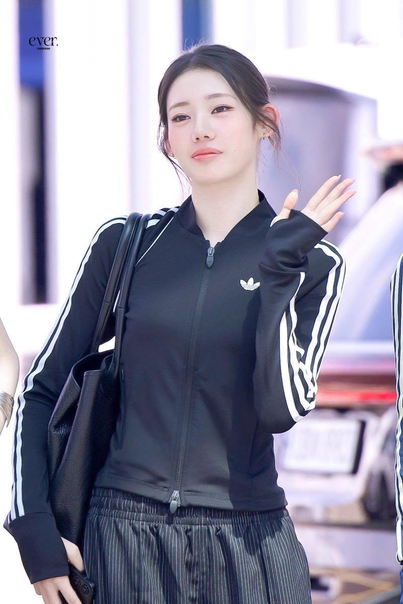 오늘 출국하는 베이비몬스터 로라