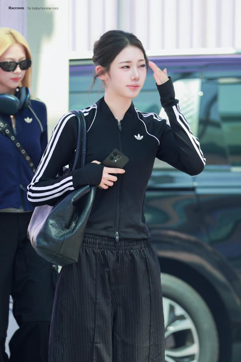 오늘 출국하는 베이비몬스터 로라
