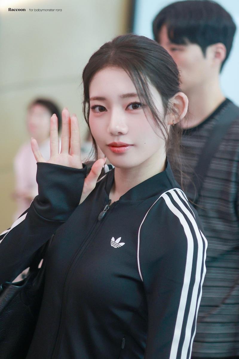 오늘 출국하는 베이비몬스터 로라