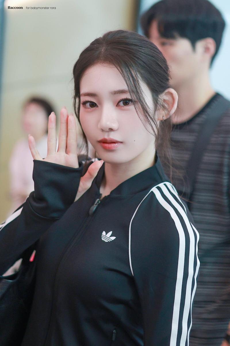 오늘 출국하는 베이비몬스터 로라