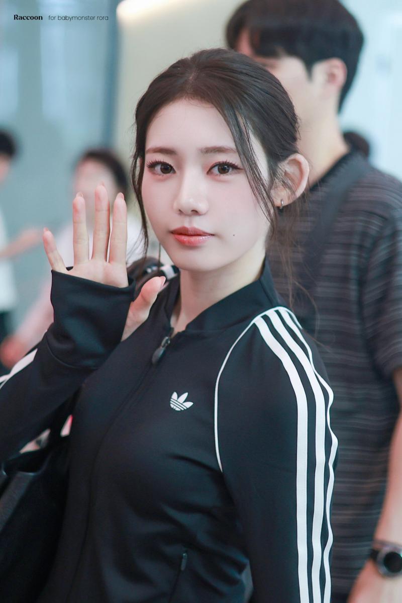 오늘 출국하는 베이비몬스터 로라