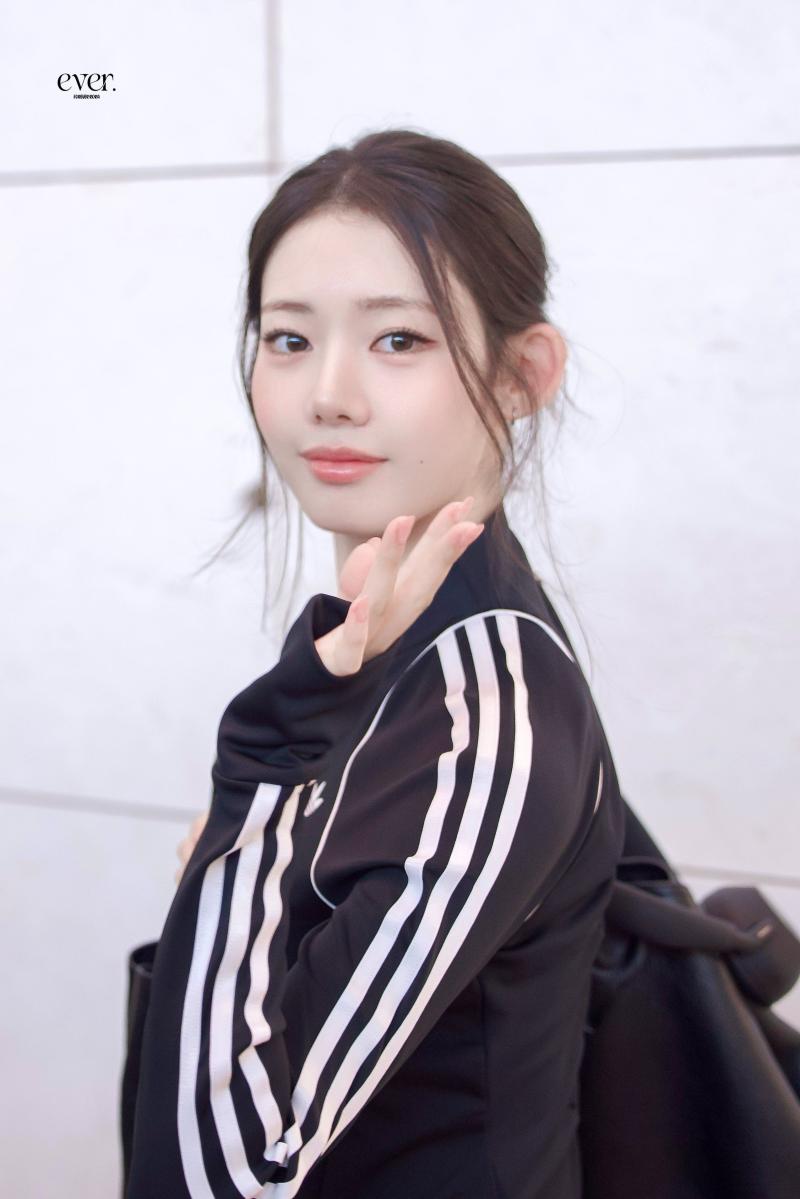 오늘 출국하는 베이비몬스터 로라