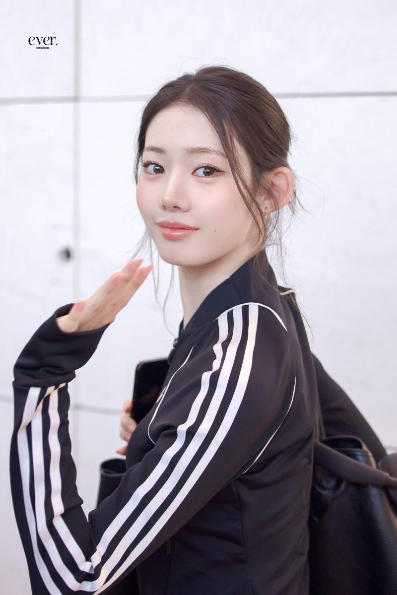 오늘 출국하는 베이비몬스터 로라