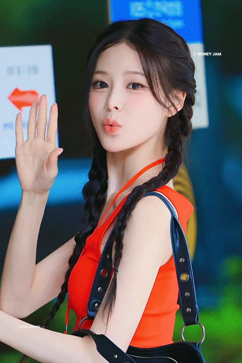 이즈나 방지민 260828 뮤뱅 출근