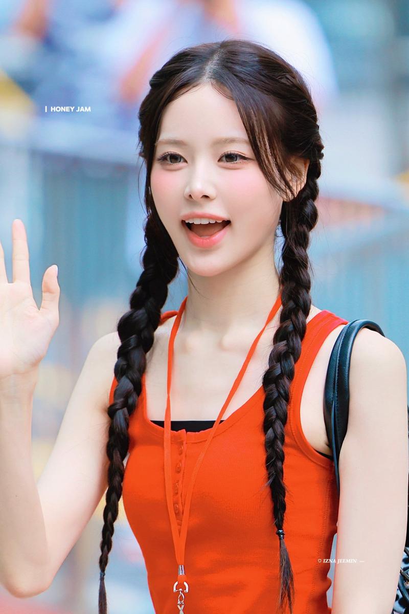 이즈나 방지민 260828 뮤뱅 출근